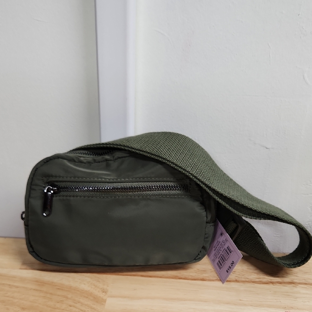 Wild Fable Green Fanny Pack Crossbody Bag with Adjustable Strap